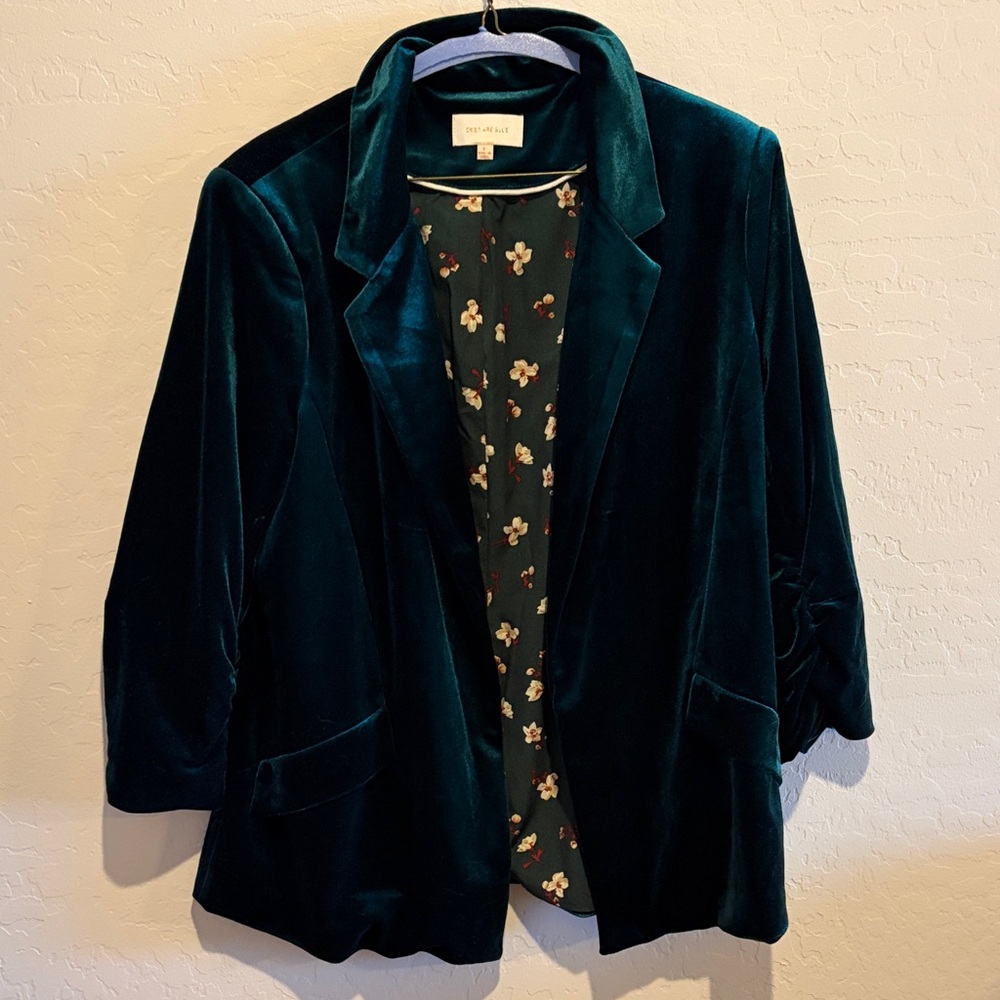 Skies Are Blue Deep Green Velvet Blazer
